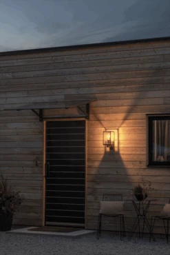 Konstsmide Carpi 230V Staande Buitenlamp Op Of Neerwaarts E27, 16.5x33cm, Transparant Glas, Max 60W -Gardena Winkel carpi 230v staande buitenlamp op of neerwaarts e27 165x33cm transparant 4