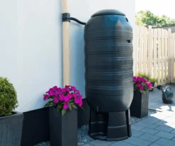 Regenton 250L Kunststof 'slimline' - Groen H121x50x50cm - Nature 7 Regenton 250L Kunststof 'slimline' - Groen H121x50x50cm - Nature -Gardena Winkel regenton 250l kunststof slimline groen h121x50x50cm 7