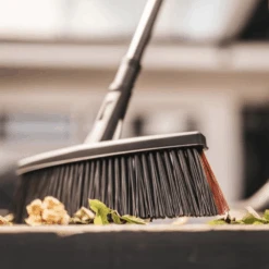 Solid Bezem M - Fiskars -Gardena Winkel solid bezem m fiskars 3