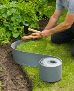 Tuinborderrand PE Grijs 3mm - 10x0,15m - Nature -Gardena Winkel tuinborderrand pe grijs 3mm 10x0 15m nature 3